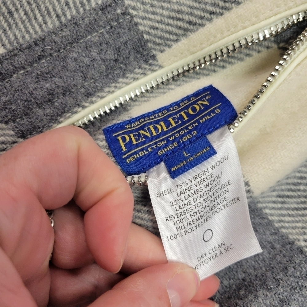 Pendleton Double Time Buffalo Check Vest Size Lar… - image 9
